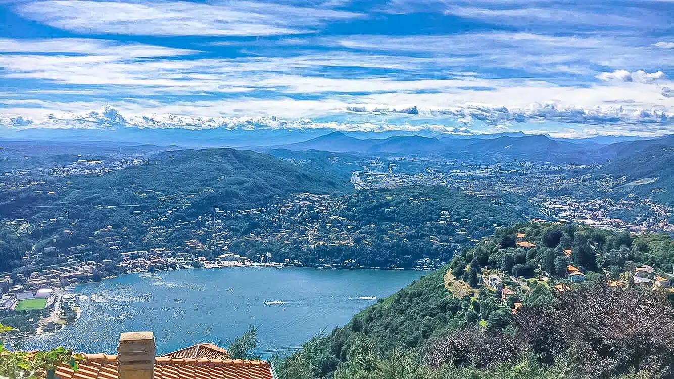 Panoramic view of Lake Como